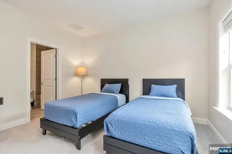 102 Abbe Road Little Falls NJ 07424