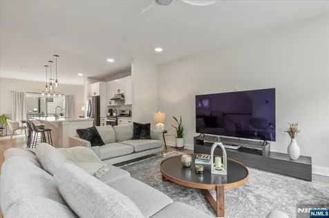 102 Abbe Road Little Falls NJ 07424