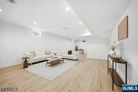 12 Locust Place Livingston NJ 07039