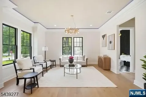 12 Locust Place Livingston NJ 07039