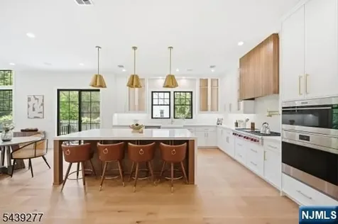 12 Locust Place Livingston NJ 07039