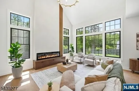 12 Locust Place Livingston NJ 07039