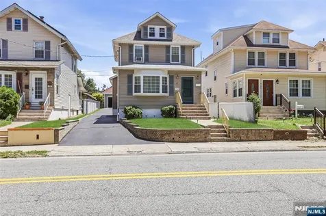 332 Riverside Lyndhurst NJ 07071