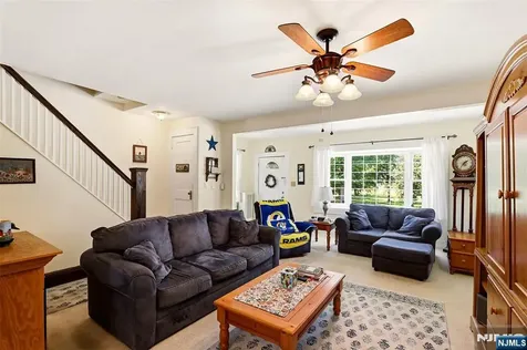 332 Riverside Lyndhurst NJ 07071