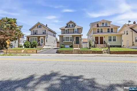 332 Riverside Lyndhurst NJ 07071