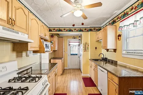 332 Riverside Lyndhurst NJ 07071