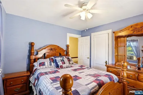 332 Riverside Lyndhurst NJ 07071