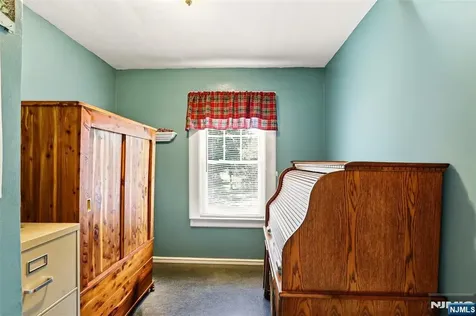 332 Riverside Lyndhurst NJ 07071
