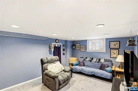332 Riverside Lyndhurst NJ 07071