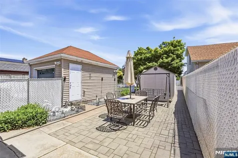 332 Riverside Lyndhurst NJ 07071