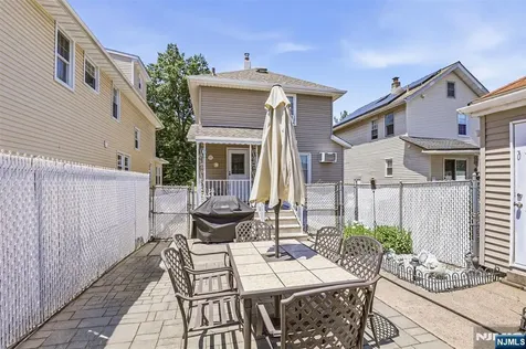 332 Riverside Lyndhurst NJ 07071