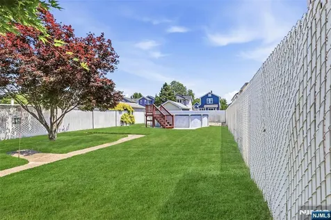 332 Riverside Lyndhurst NJ 07071