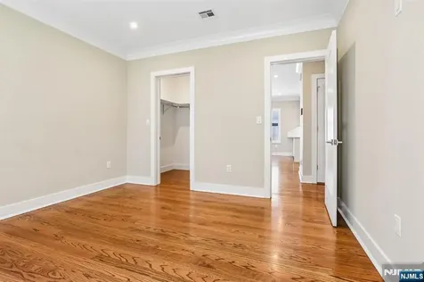 211 Warwick Avenue Fort Lee NJ 07024