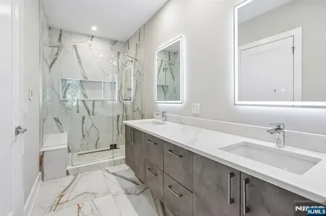 211 Warwick Avenue Fort Lee NJ 07024