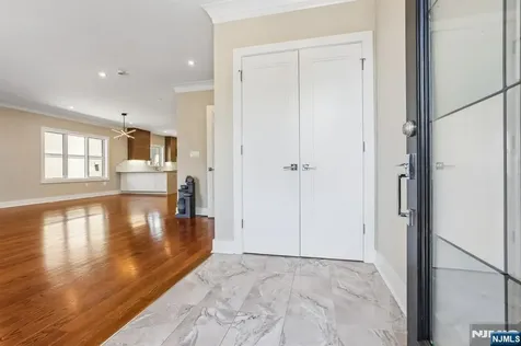 211 Warwick Avenue Fort Lee NJ 07024