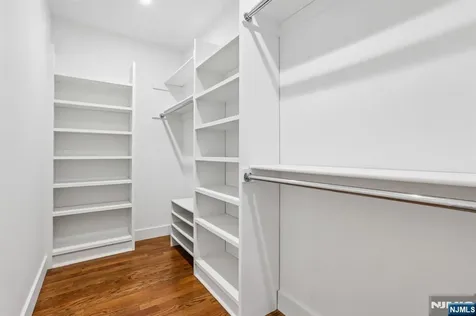 211 Warwick Avenue Fort Lee NJ 07024