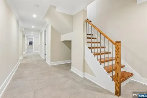 211 Warwick Avenue Fort Lee NJ 07024