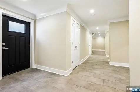 211 Warwick Avenue Fort Lee NJ 07024