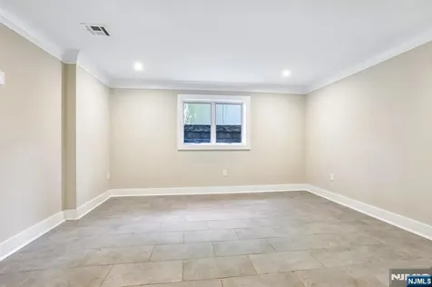 211 Warwick Avenue Fort Lee NJ 07024