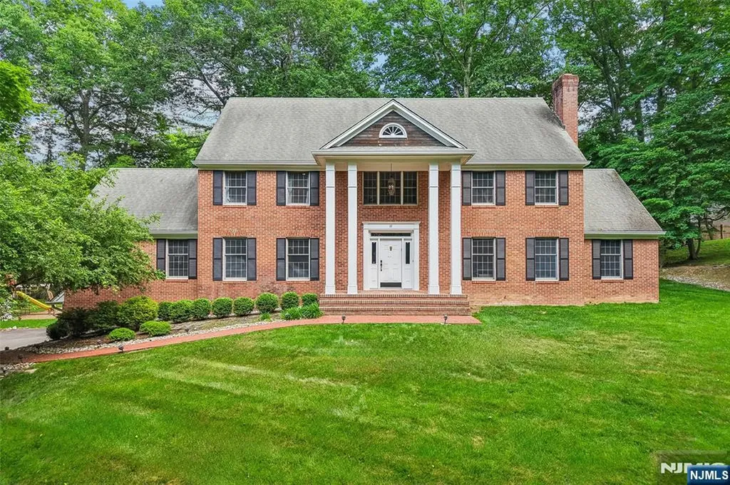 10 Wood Hollow Trail Upper Saddle River NJ 07458