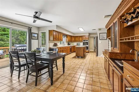 10 Wood Hollow Trail Upper Saddle River NJ 07458