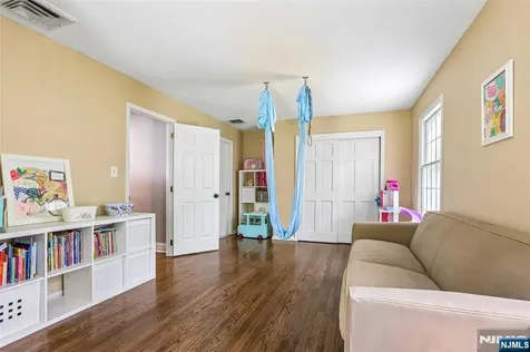 10 Wood Hollow Trail Upper Saddle River NJ 07458