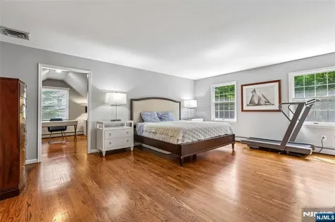 10 Wood Hollow Trail Upper Saddle River NJ 07458