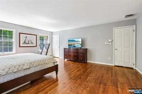10 Wood Hollow Trail Upper Saddle River NJ 07458