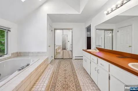 10 Wood Hollow Trail Upper Saddle River NJ 07458