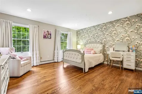 10 Wood Hollow Trail Upper Saddle River NJ 07458