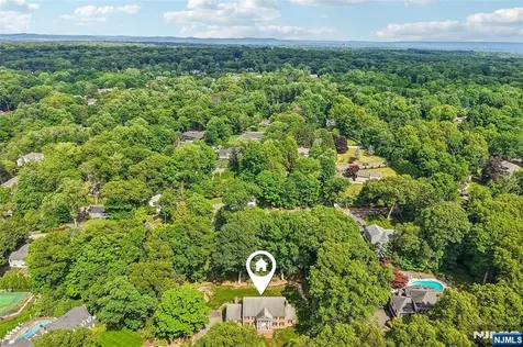 10 Wood Hollow Trail Upper Saddle River NJ 07458