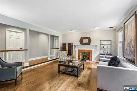 10 Wood Hollow Trail Upper Saddle River NJ 07458