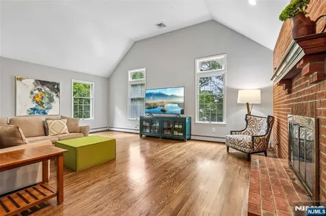 10 Wood Hollow Trail Upper Saddle River NJ 07458