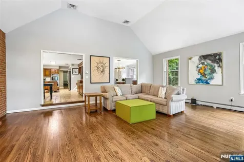 10 Wood Hollow Trail Upper Saddle River NJ 07458