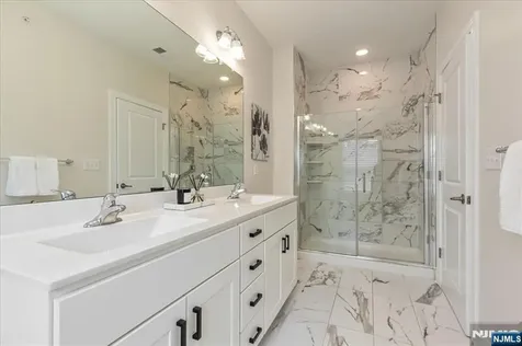 102 Abbe Road Little Falls NJ 07424