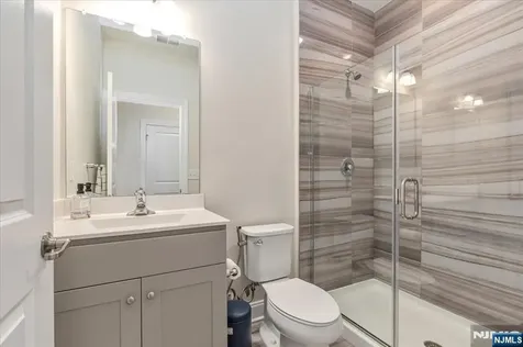 102 Abbe Road Little Falls NJ 07424
