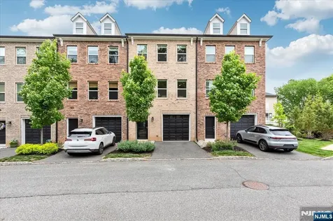 102 Abbe Road Little Falls NJ 07424