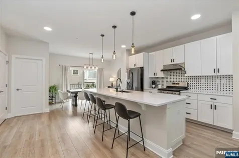 102 Abbe Road Little Falls NJ 07424