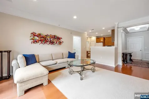 6318 Warrens Way Wanaque NJ 07465