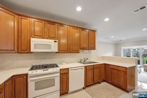 6318 Warrens Way Wanaque NJ 07465