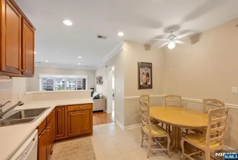 6318 Warrens Way Wanaque NJ 07465