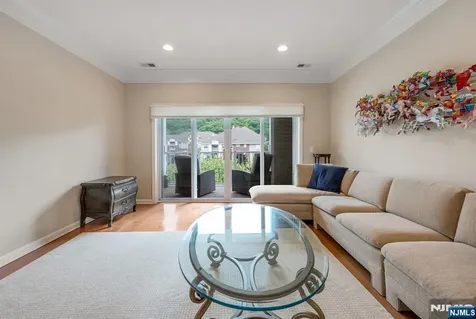 6318 Warrens Way Wanaque NJ 07465
