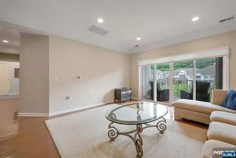 6318 Warrens Way Wanaque NJ 07465