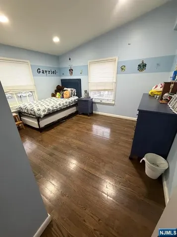 18 Sunrise Terrace Bergenfield NJ 07621