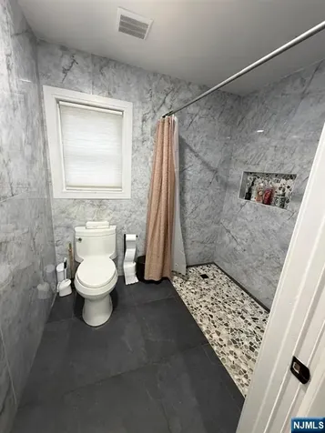 18 Sunrise Terrace Bergenfield NJ 07621