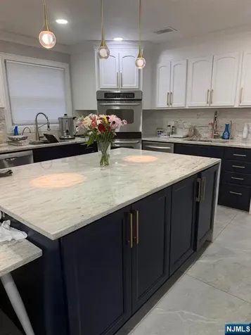 18 Sunrise Terrace Bergenfield NJ 07621