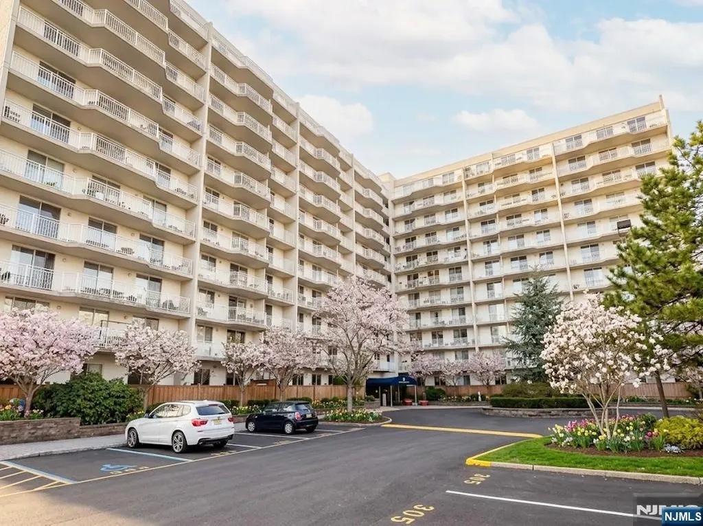 1055 River Road Edgewater NJ 07020