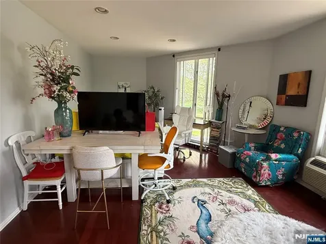 50 Pine Montclair NJ 07042