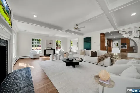 312 Saw Mill Lane Wyckoff NJ 07481