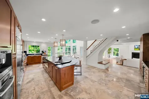 312 Saw Mill Lane Wyckoff NJ 07481